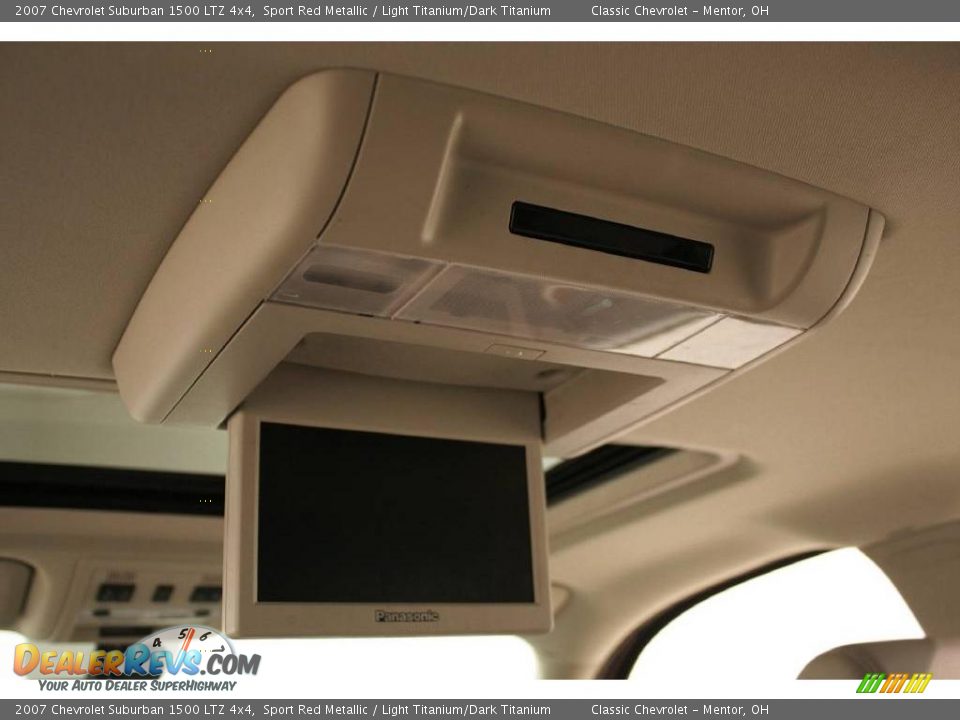 2007 Chevrolet Suburban 1500 LTZ 4x4 Sport Red Metallic / Light Titanium/Dark Titanium Photo #22