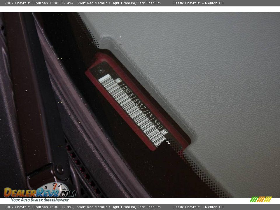 2007 Chevrolet Suburban 1500 LTZ 4x4 Sport Red Metallic / Light Titanium/Dark Titanium Photo #26