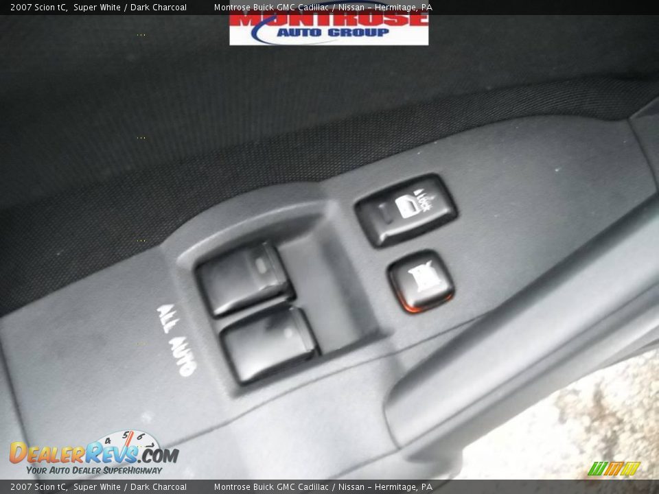2007 Scion tC Super White / Dark Charcoal Photo #25