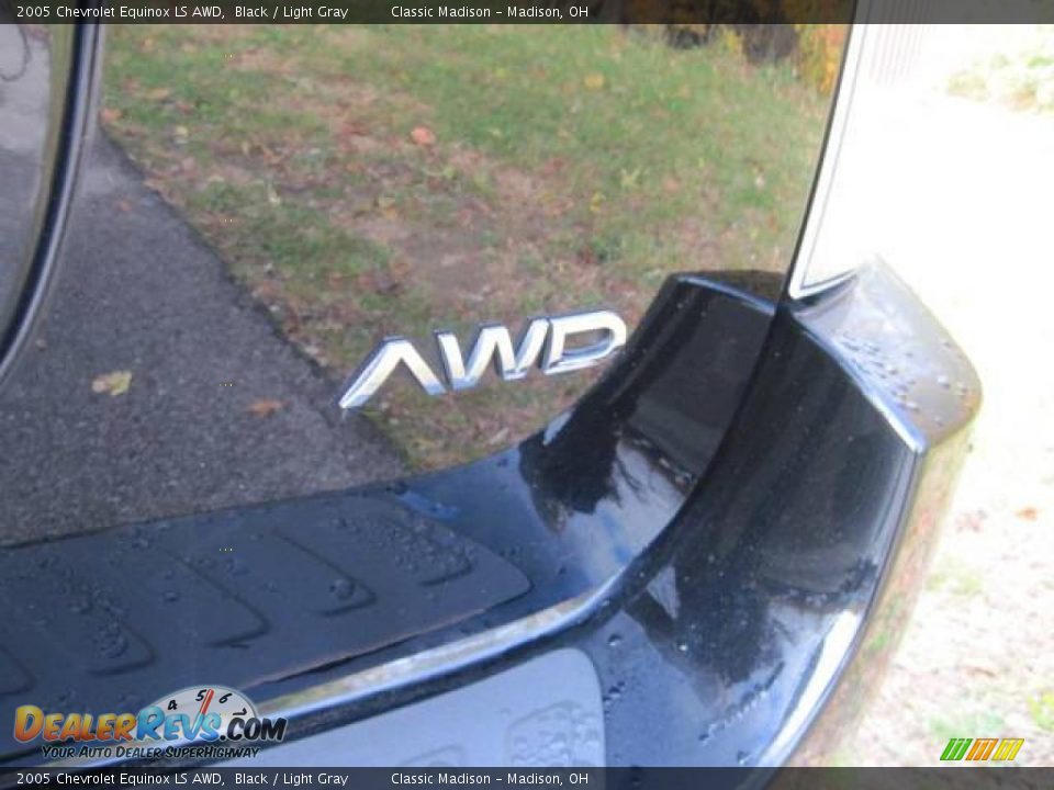 2005 Chevrolet Equinox LS AWD Black / Light Gray Photo #6