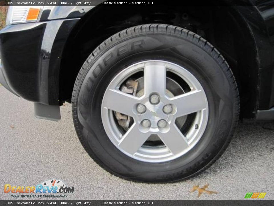2005 Chevrolet Equinox LS AWD Black / Light Gray Photo #8