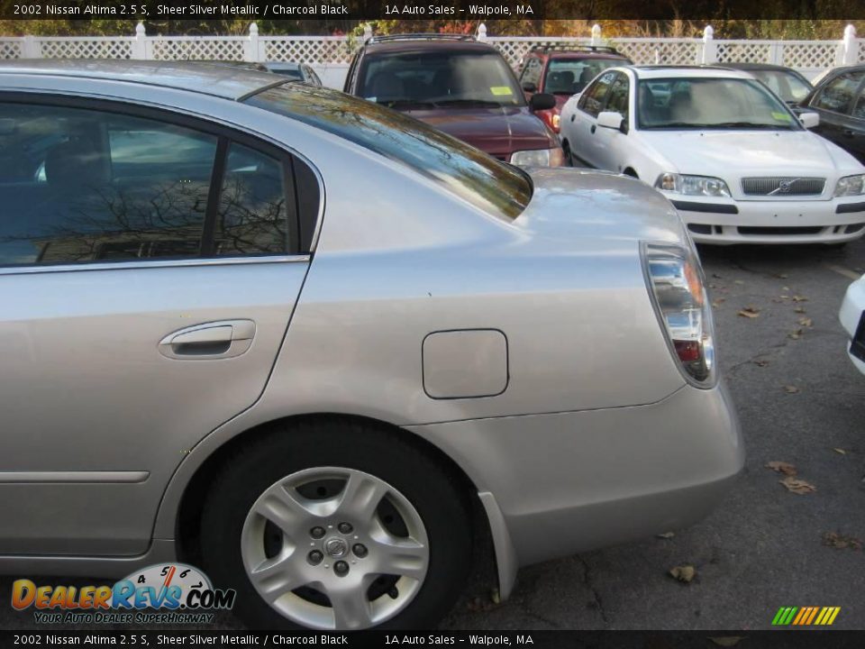 2002 Nissan Altima 2.5 S Sheer Silver Metallic / Charcoal Black Photo #10