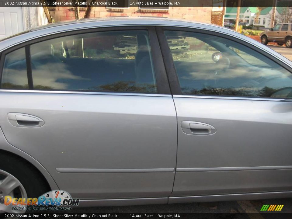 2002 Nissan Altima 2.5 S Sheer Silver Metallic / Charcoal Black Photo #15
