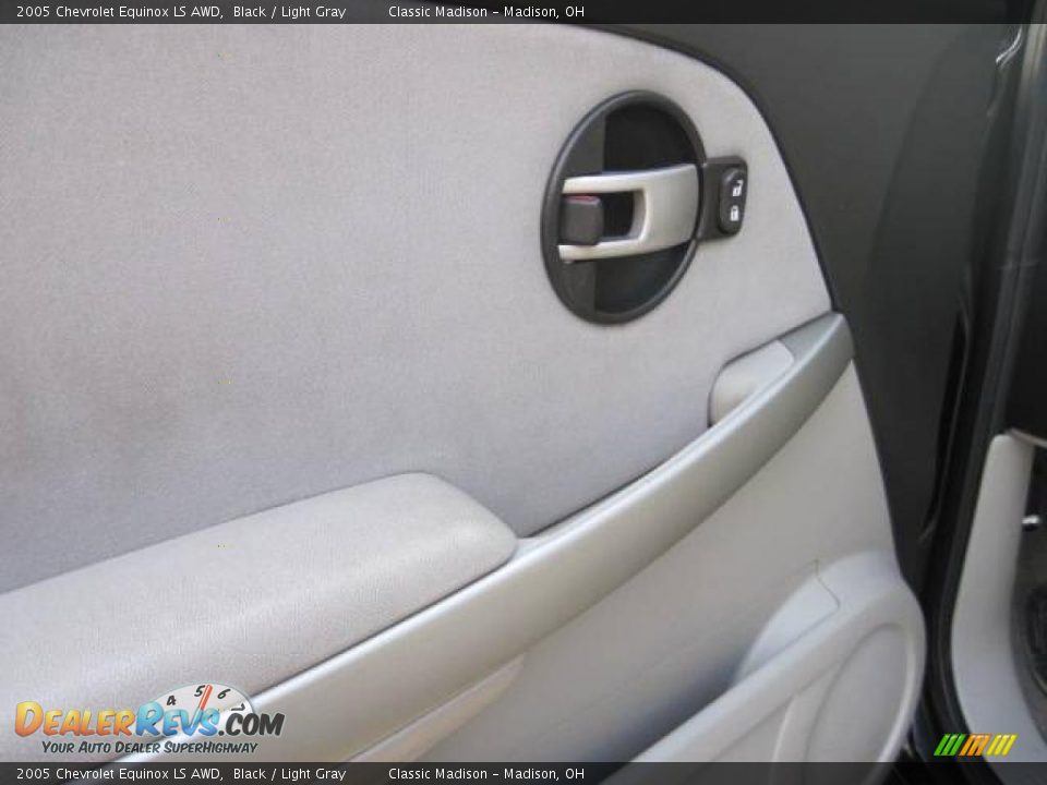 2005 Chevrolet Equinox LS AWD Black / Light Gray Photo #14
