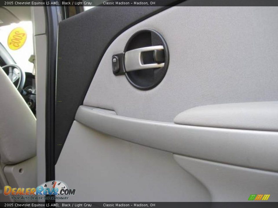 2005 Chevrolet Equinox LS AWD Black / Light Gray Photo #18