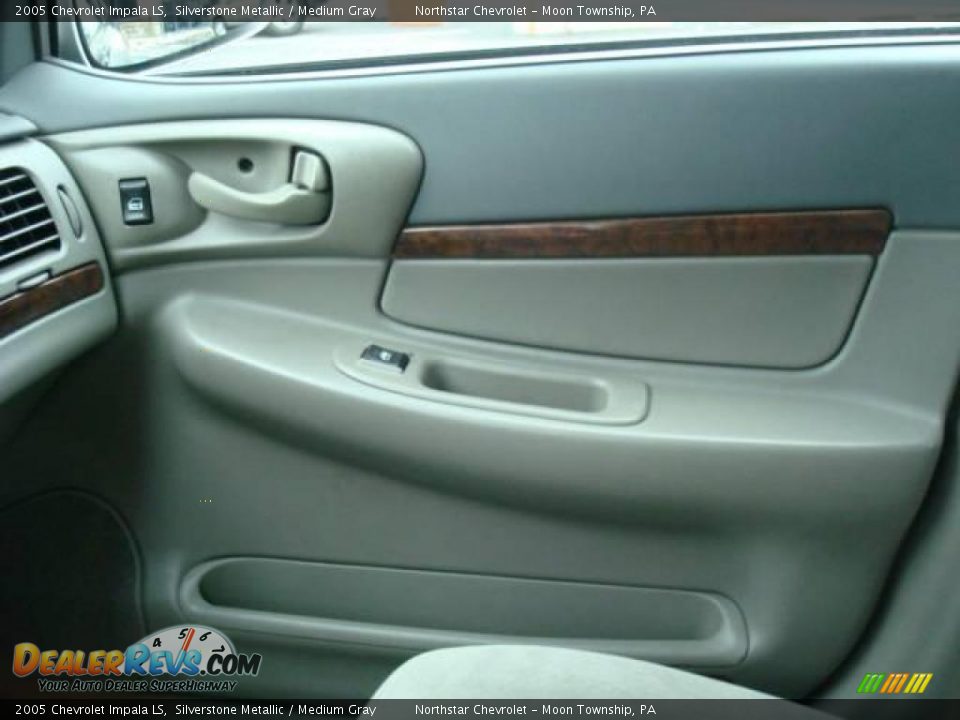 2005 Chevrolet Impala LS Silverstone Metallic / Medium Gray Photo #17