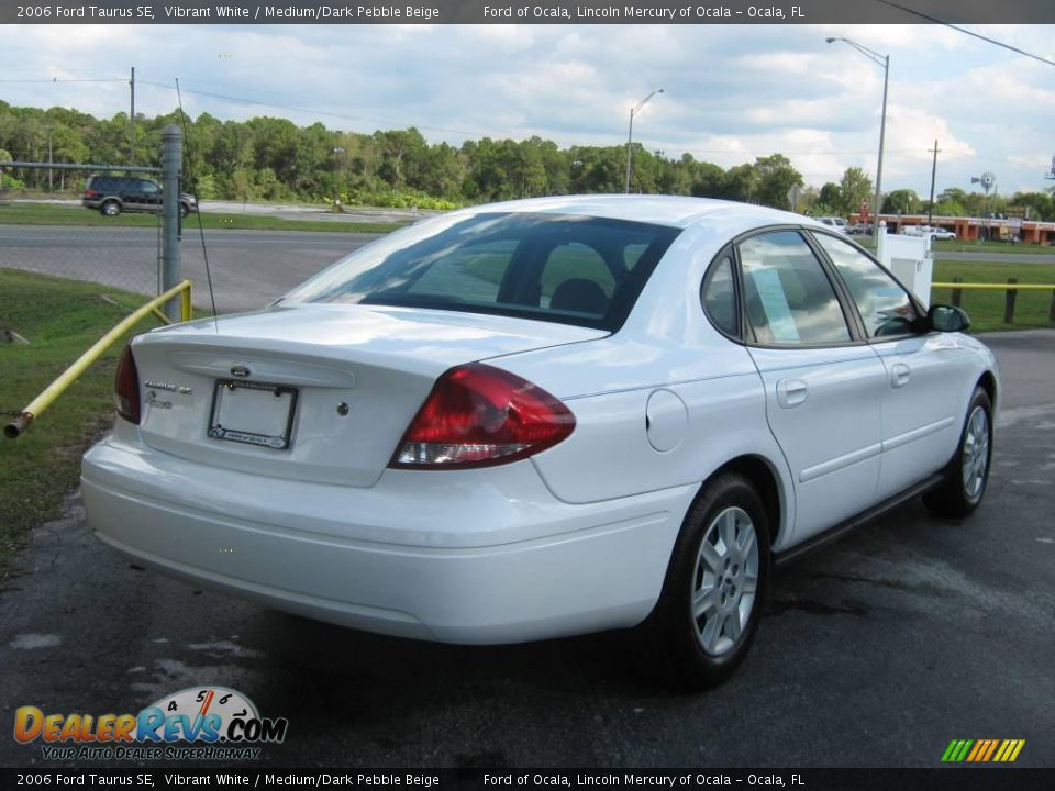 2006 Ford Taurus SE Vibrant White / Medium/Dark Pebble Beige Photo #3