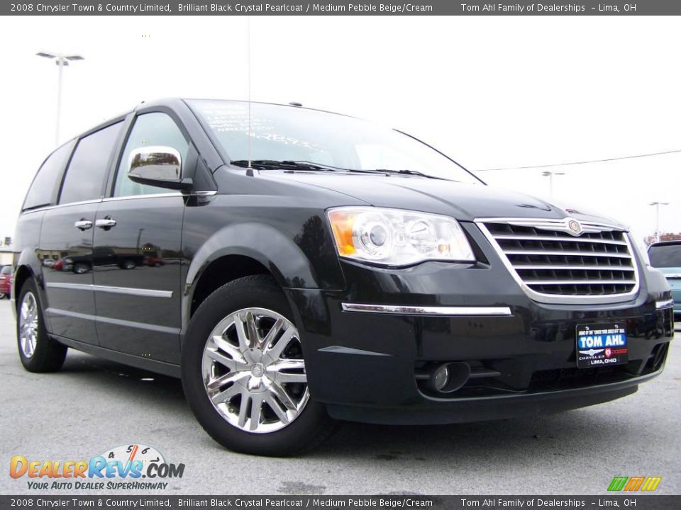 2008 Chrysler Town & Country Limited Brilliant Black Crystal Pearlcoat / Medium Pebble Beige/Cream Photo #1