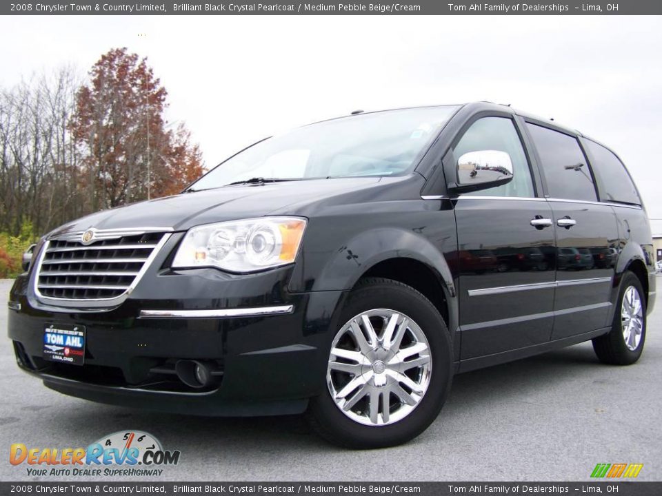 2008 Chrysler Town & Country Limited Brilliant Black Crystal Pearlcoat / Medium Pebble Beige/Cream Photo #4