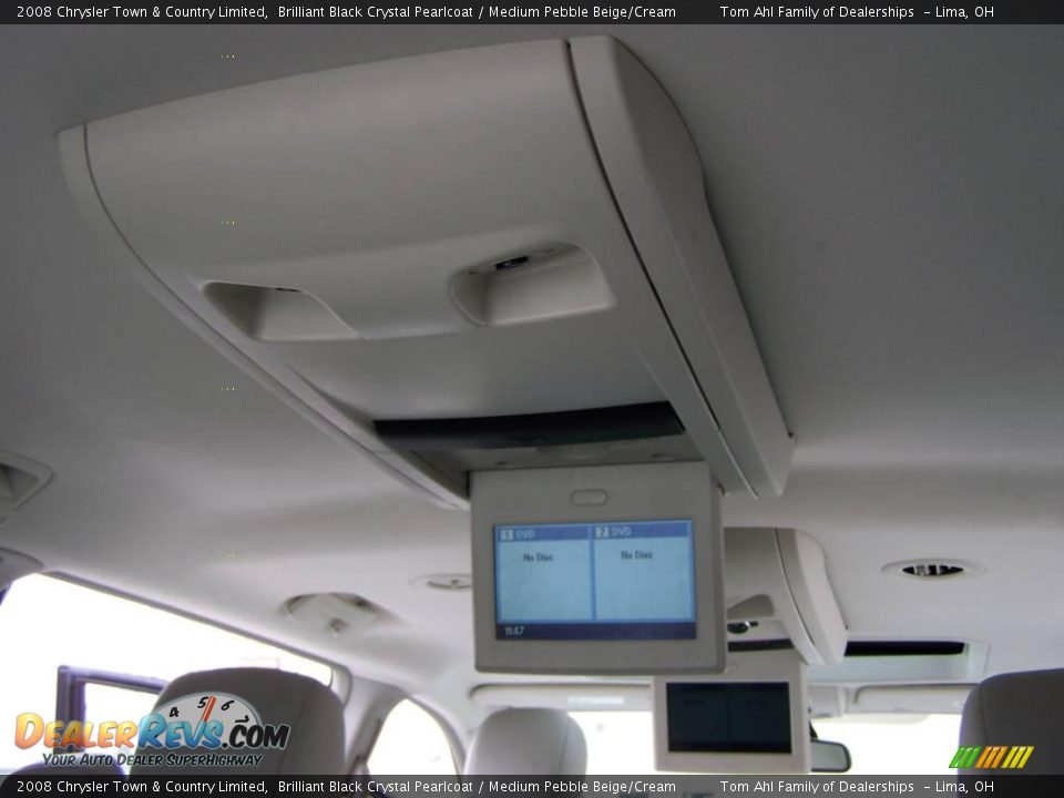 2008 Chrysler Town & Country Limited Brilliant Black Crystal Pearlcoat / Medium Pebble Beige/Cream Photo #5