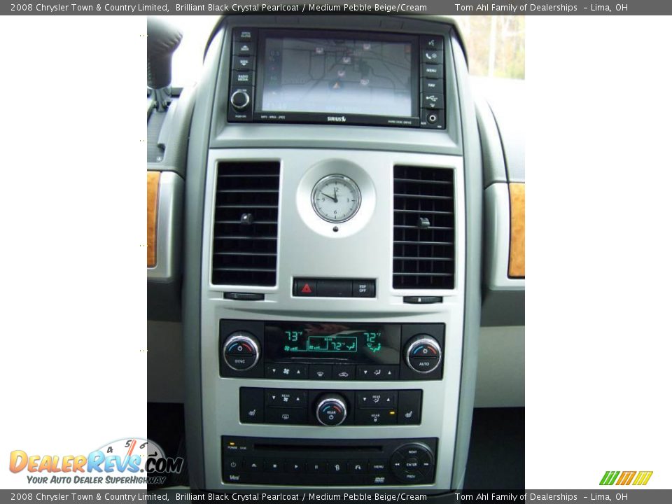 2008 Chrysler Town & Country Limited Brilliant Black Crystal Pearlcoat / Medium Pebble Beige/Cream Photo #8