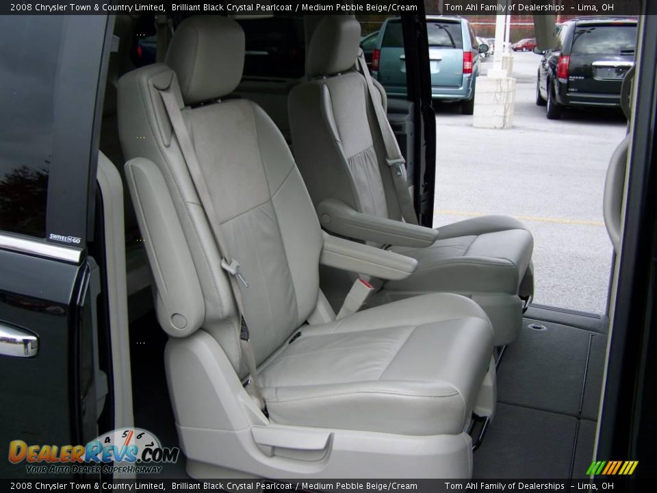 2008 Chrysler Town & Country Limited Brilliant Black Crystal Pearlcoat / Medium Pebble Beige/Cream Photo #15