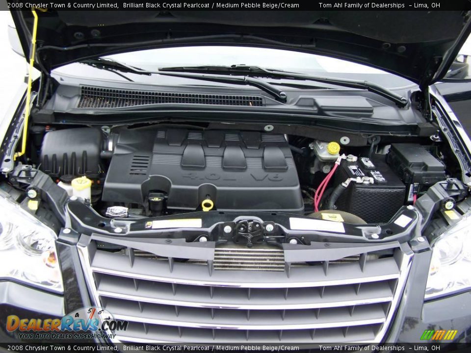 2008 Chrysler Town & Country Limited Brilliant Black Crystal Pearlcoat / Medium Pebble Beige/Cream Photo #18