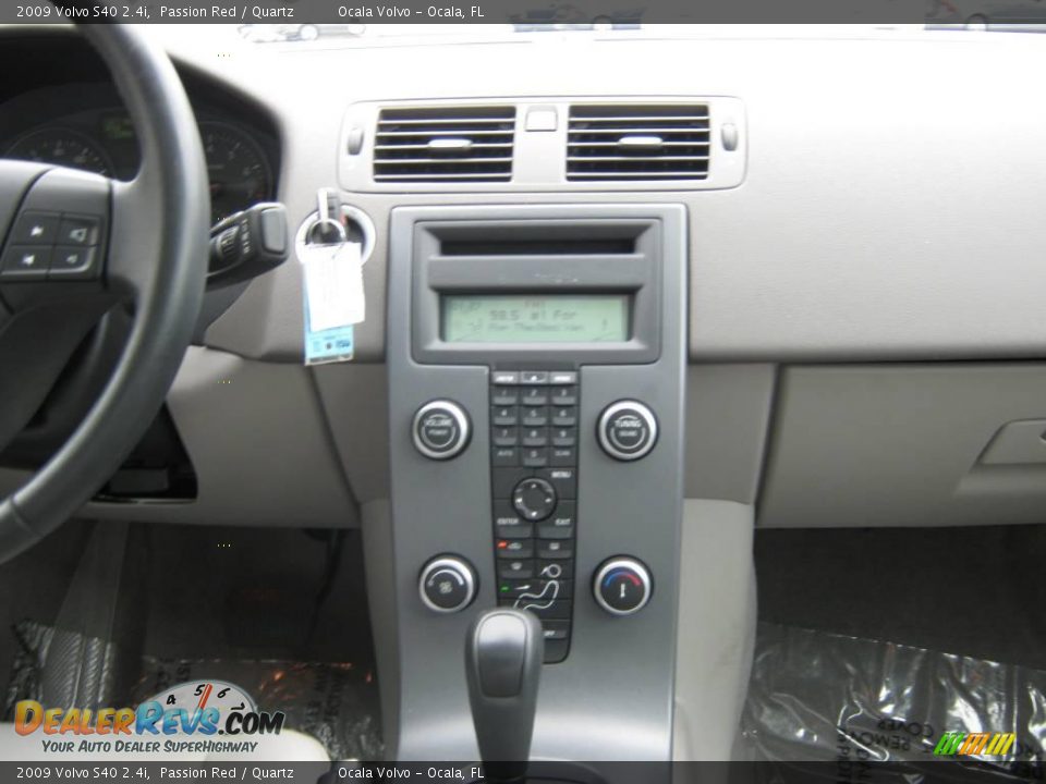 2009 Volvo S40 2.4i Passion Red / Quartz Photo #25