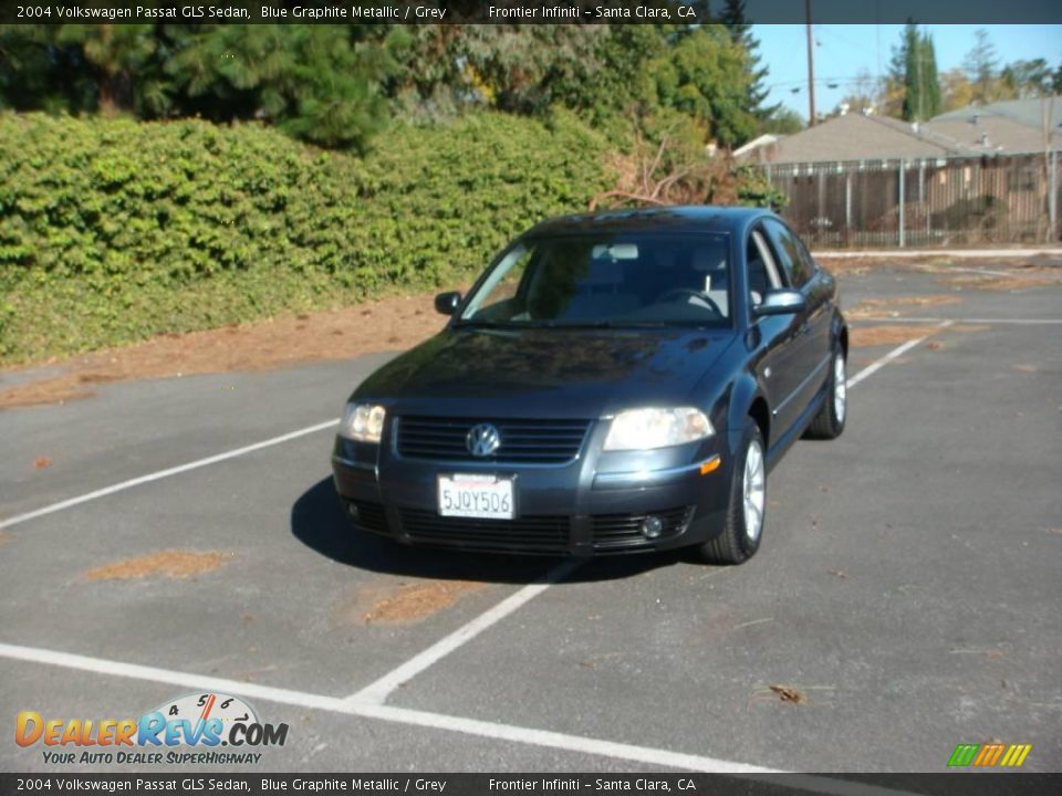 2004 Volkswagen Passat GLS Sedan Blue Graphite Metallic / Grey Photo #2