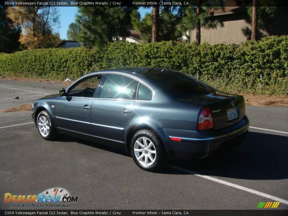 2004 Volkswagen Passat GLS Sedan Blue Graphite Metallic / Grey Photo #4