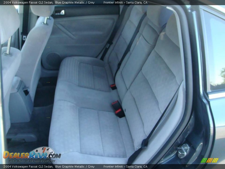 2004 Volkswagen Passat GLS Sedan Blue Graphite Metallic / Grey Photo #18