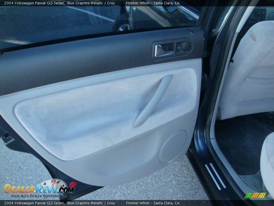 2004 Volkswagen Passat GLS Sedan Blue Graphite Metallic / Grey Photo #19