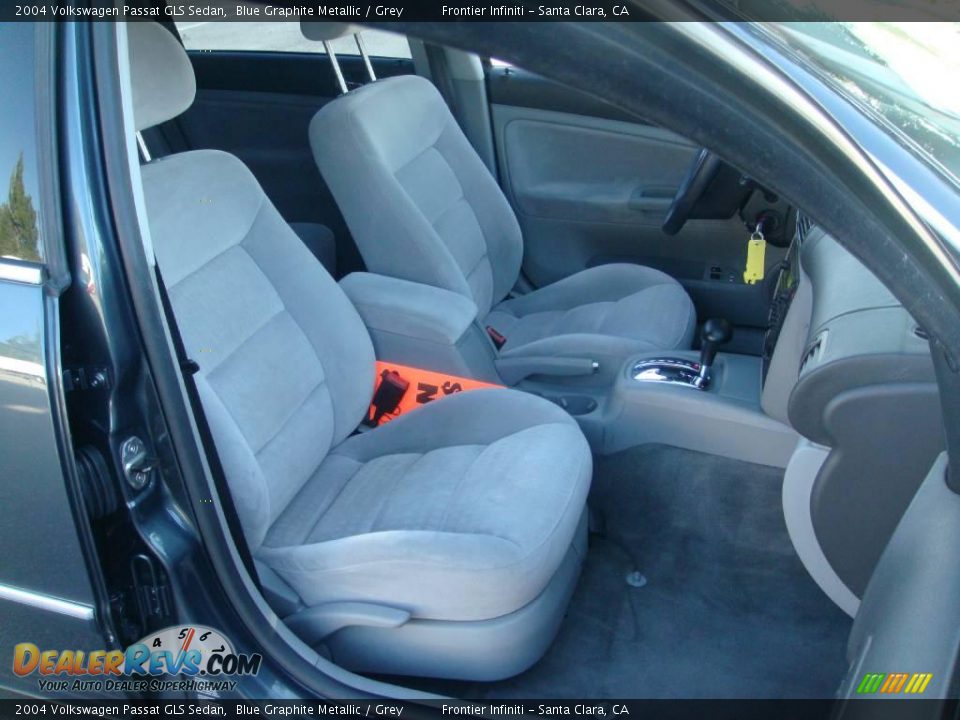 2004 Volkswagen Passat GLS Sedan Blue Graphite Metallic / Grey Photo #24