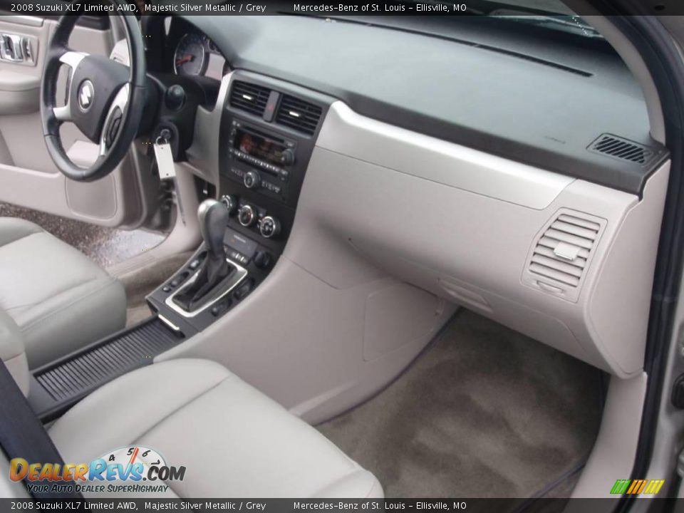 2008 Suzuki XL7 Limited AWD Majestic Silver Metallic / Grey Photo #24