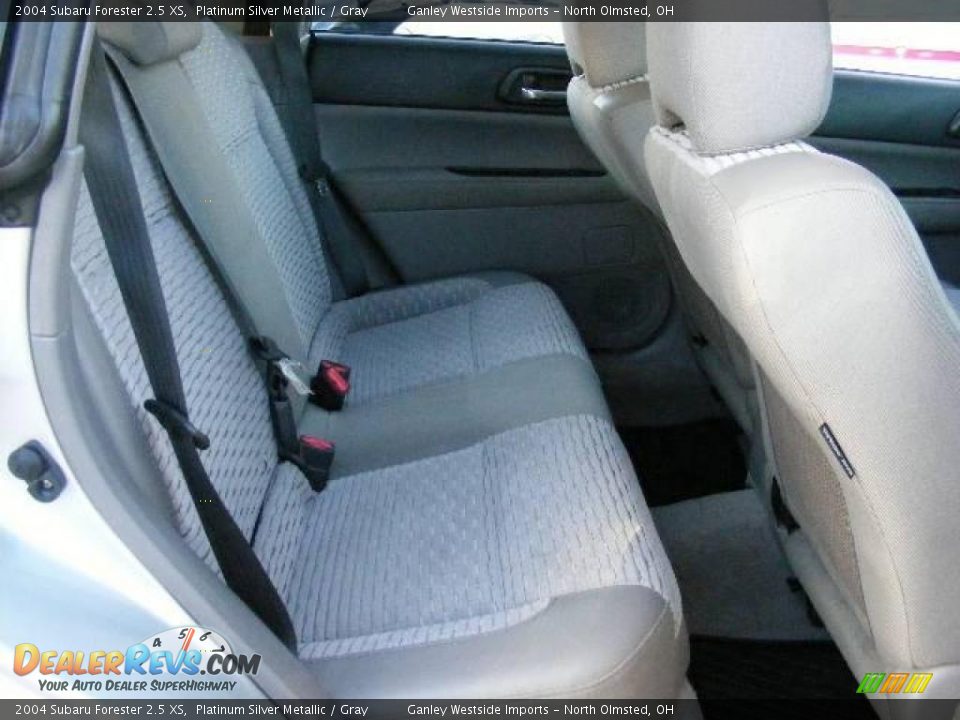 2004 Subaru Forester 2.5 XS Platinum Silver Metallic / Gray Photo #12