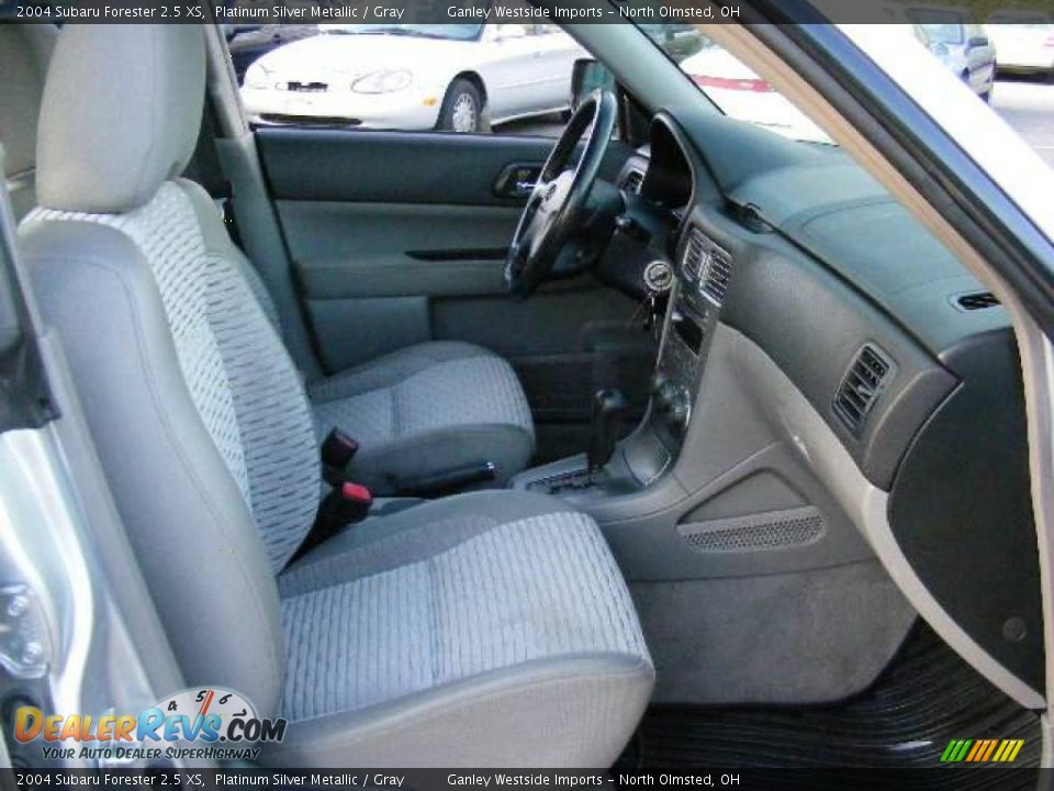 2004 Subaru Forester 2.5 XS Platinum Silver Metallic / Gray Photo #13