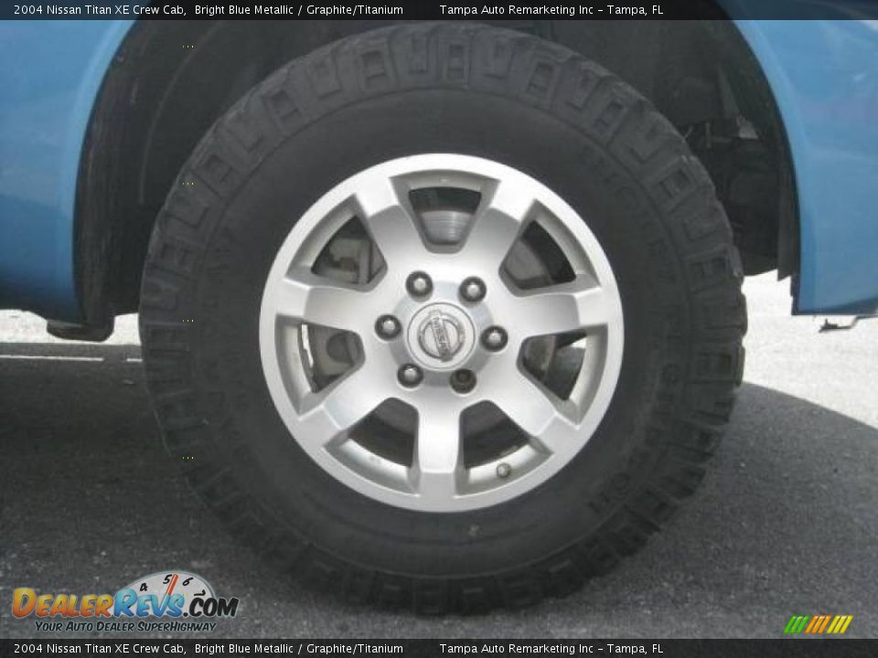 2004 Nissan Titan XE Crew Cab Bright Blue Metallic / Graphite/Titanium Photo #9