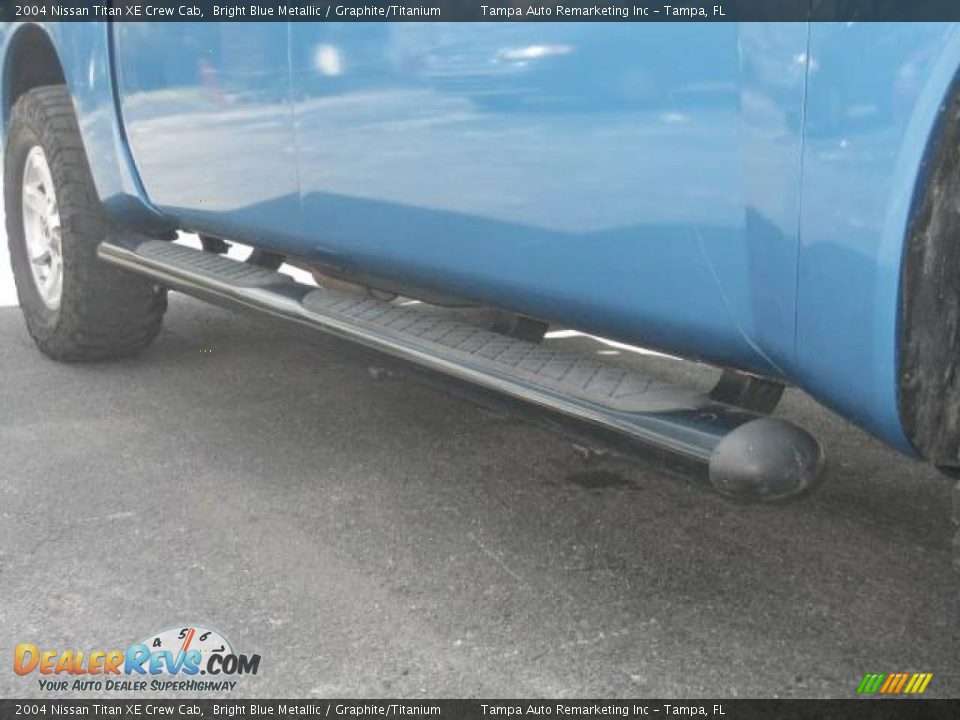 2004 Nissan Titan XE Crew Cab Bright Blue Metallic / Graphite/Titanium Photo #10