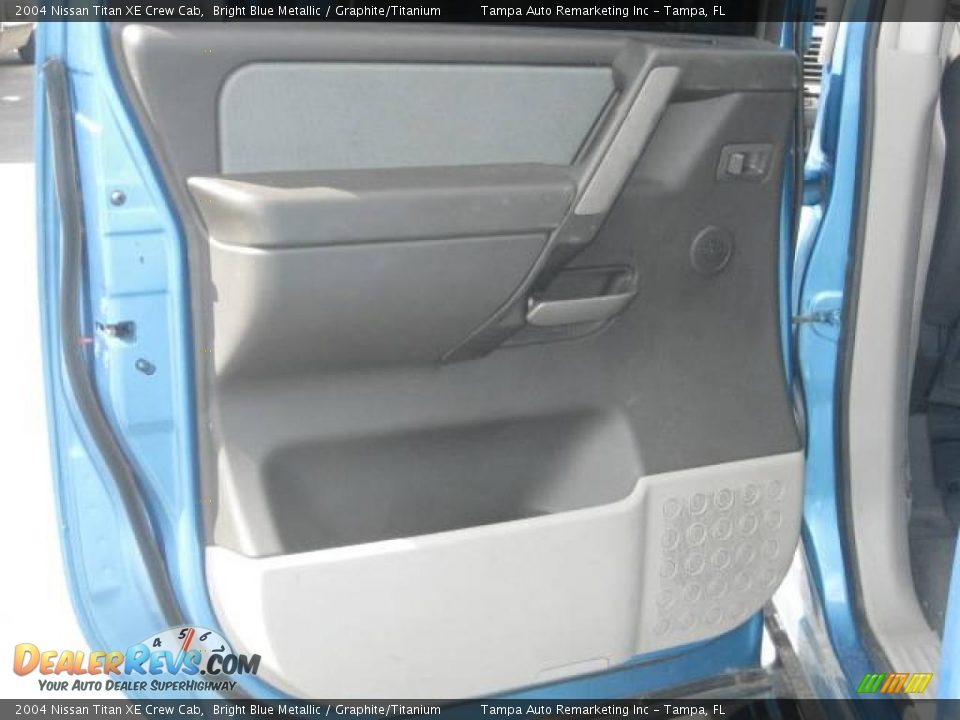 2004 Nissan Titan XE Crew Cab Bright Blue Metallic / Graphite/Titanium Photo #12