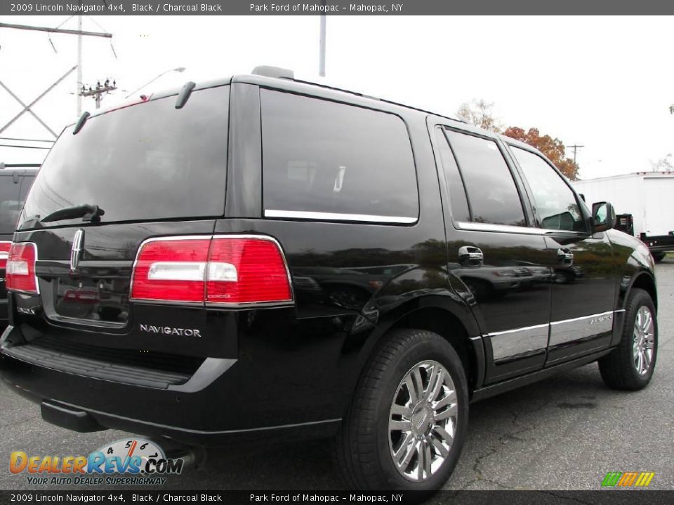 2009 Lincoln Navigator 4x4 Black / Charcoal Black Photo #5