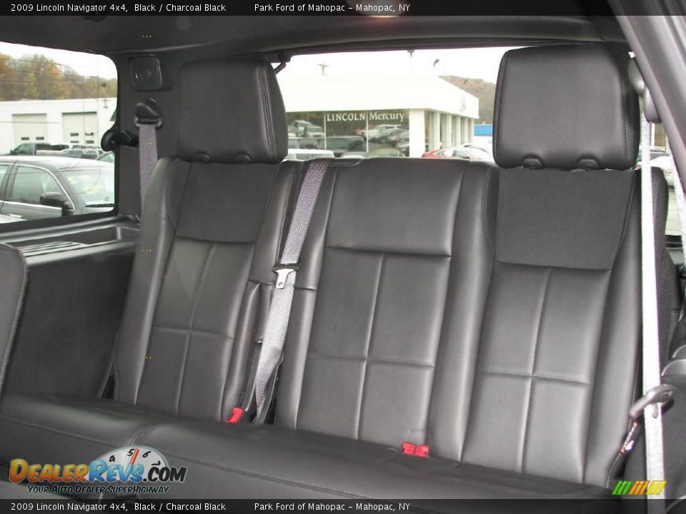 2009 Lincoln Navigator 4x4 Black / Charcoal Black Photo #9