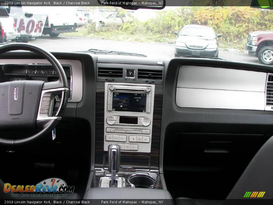 2009 Lincoln Navigator 4x4 Black / Charcoal Black Photo #15