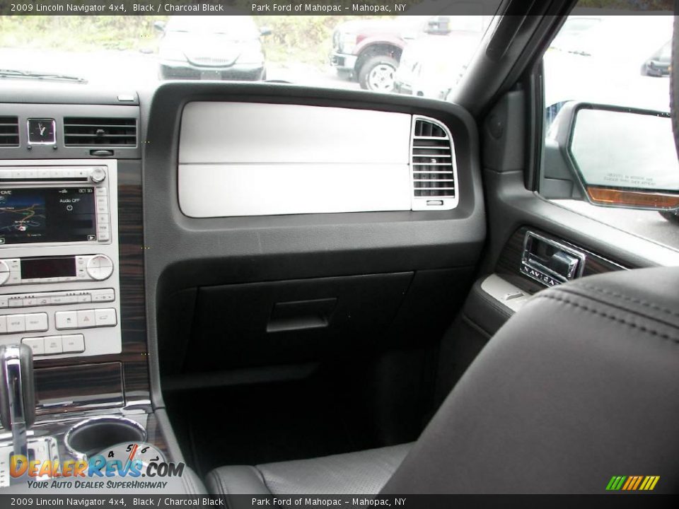 2009 Lincoln Navigator 4x4 Black / Charcoal Black Photo #16