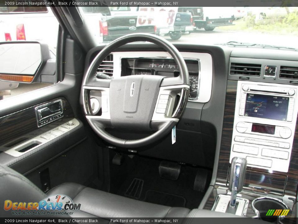 2009 Lincoln Navigator 4x4 Black / Charcoal Black Photo #17