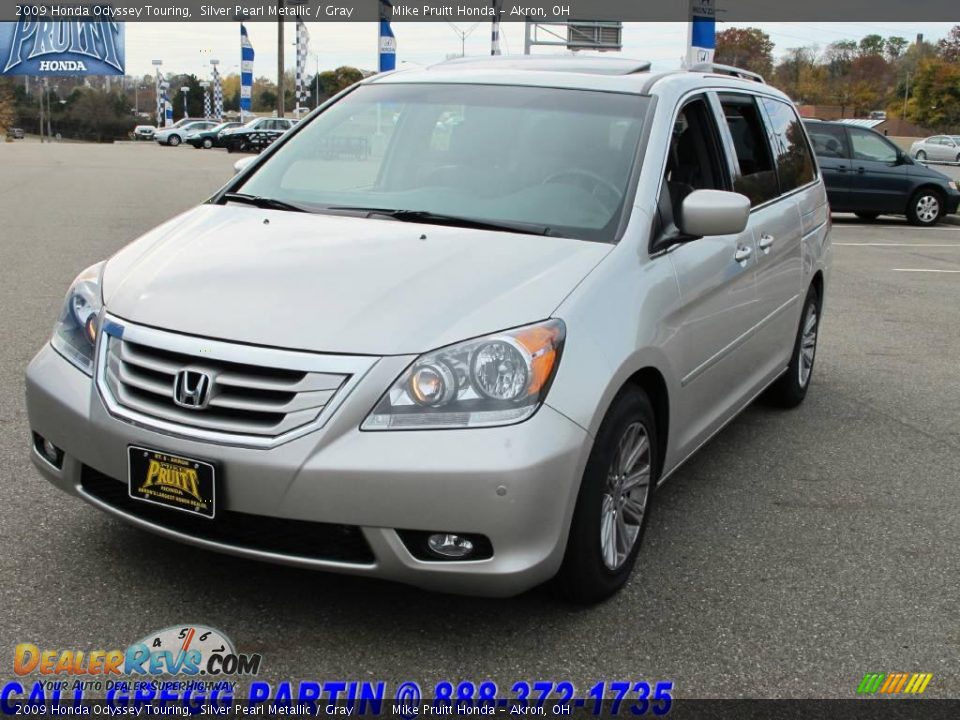 2009 Honda Odyssey Touring Silver Pearl Metallic / Gray Photo #3
