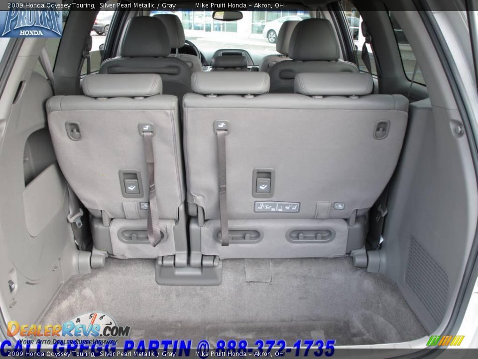 2009 Honda Odyssey Touring Silver Pearl Metallic / Gray Photo #10