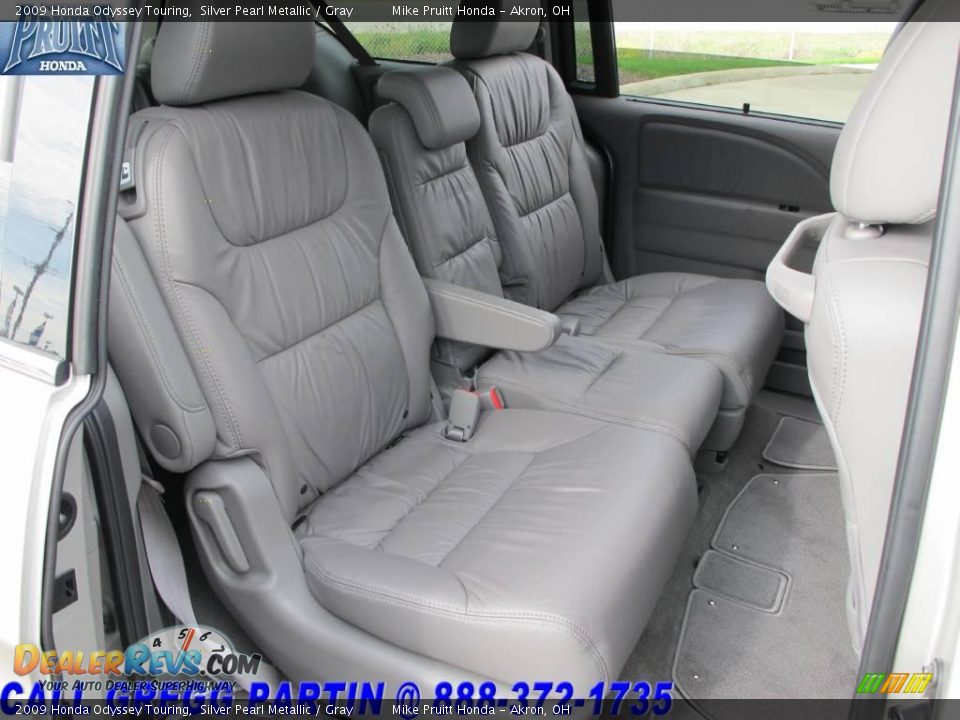 2009 Honda Odyssey Touring Silver Pearl Metallic / Gray Photo #16