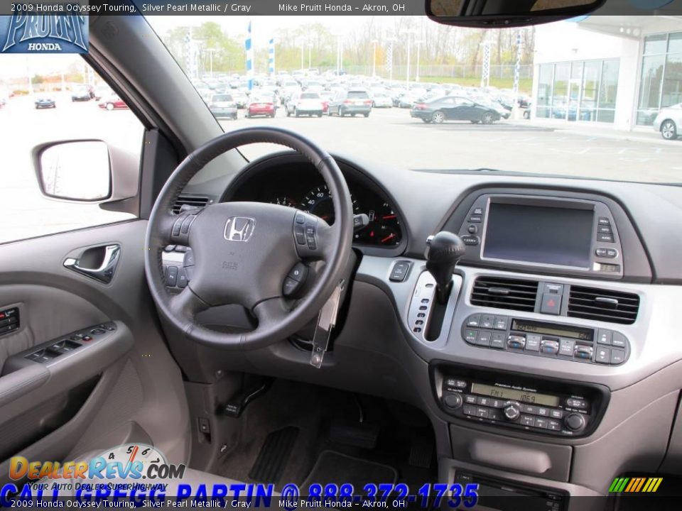 2009 Honda Odyssey Touring Silver Pearl Metallic / Gray Photo #20
