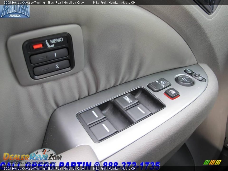 2009 Honda Odyssey Touring Silver Pearl Metallic / Gray Photo #24