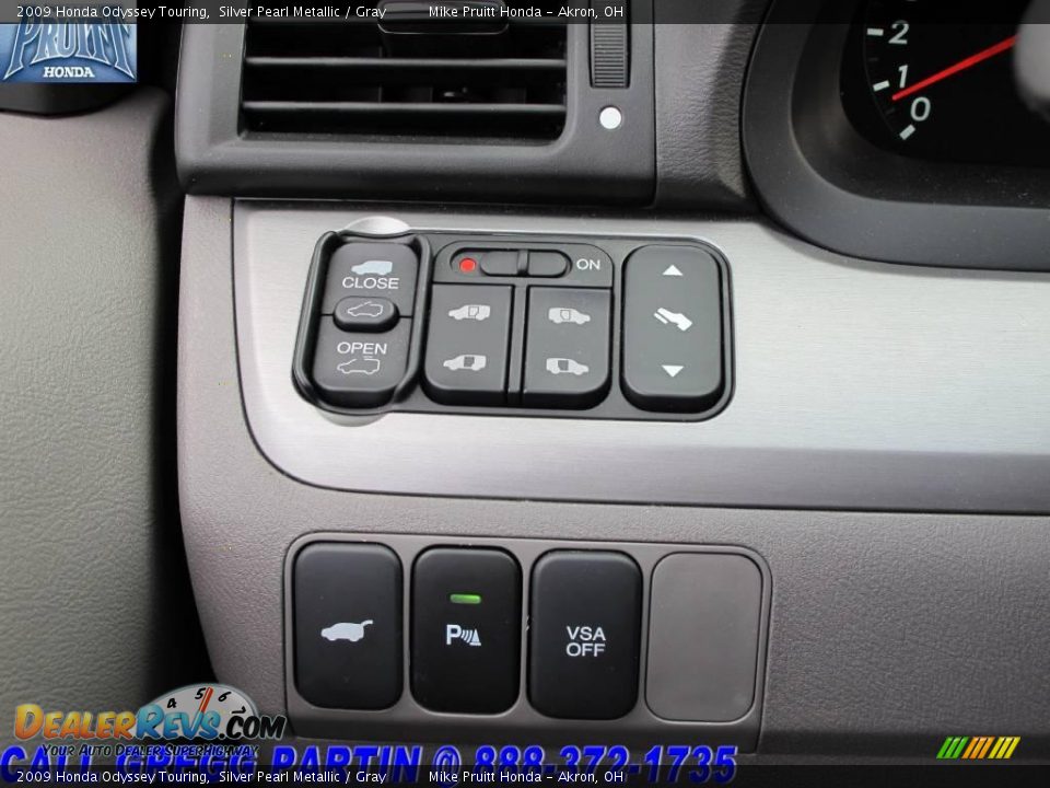2009 Honda Odyssey Touring Silver Pearl Metallic / Gray Photo #25