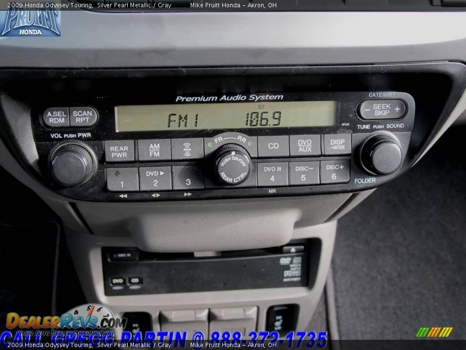 2009 Honda Odyssey Touring Silver Pearl Metallic / Gray Photo #30