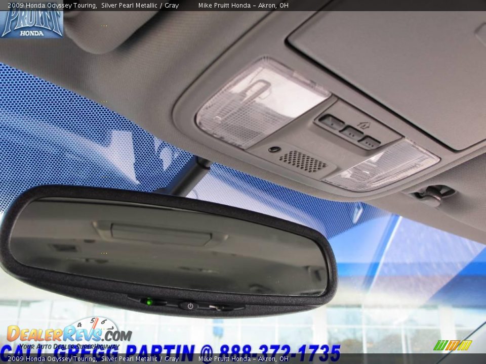 2009 Honda Odyssey Touring Silver Pearl Metallic / Gray Photo #32