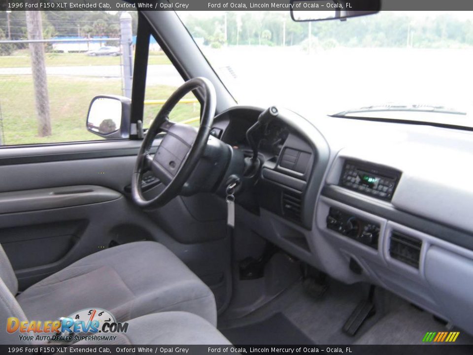 1996 Ford F150 XLT Extended Cab Oxford White / Opal Grey Photo #10