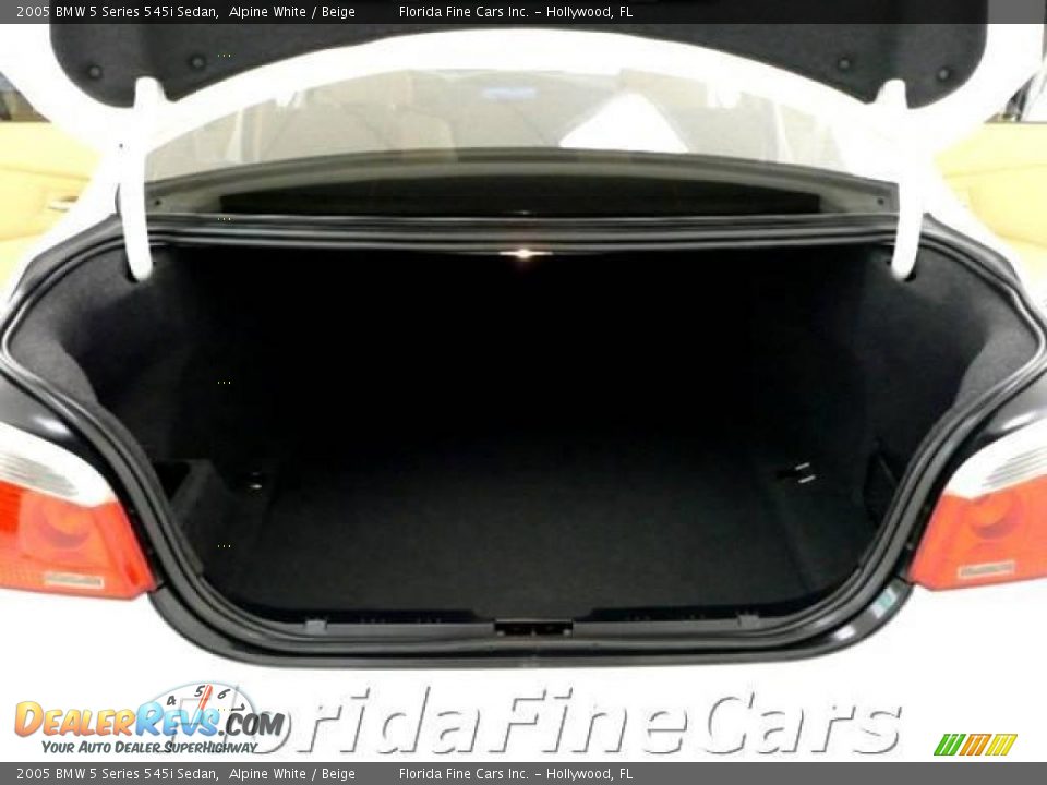 2005 BMW 5 Series 545i Sedan Alpine White / Beige Photo #9