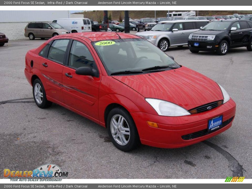 2000 Ford Focus SE Sedan Infra-Red / Dark Charcoal Photo #1