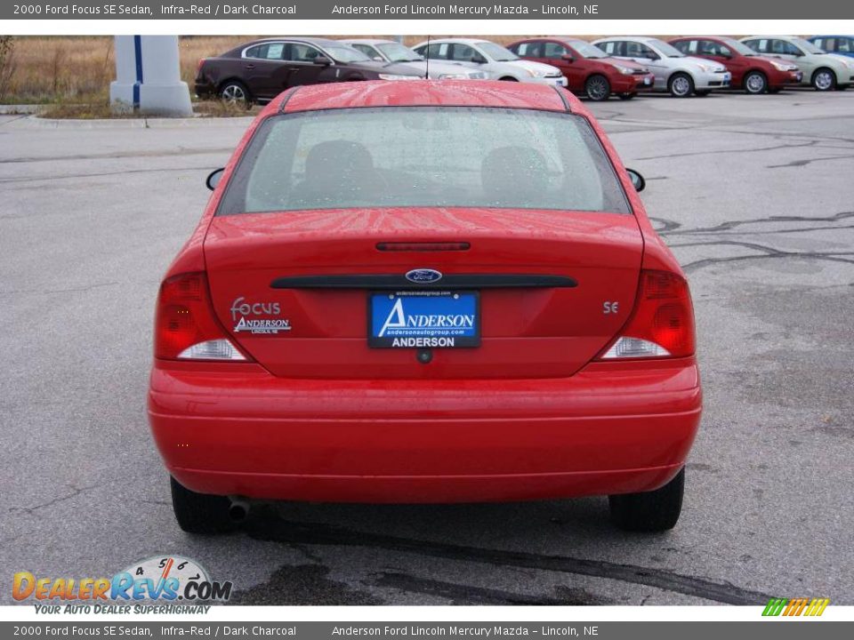 2000 Ford Focus SE Sedan Infra-Red / Dark Charcoal Photo #4