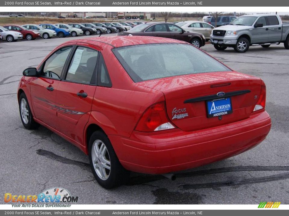 2000 Ford Focus SE Sedan Infra-Red / Dark Charcoal Photo #5