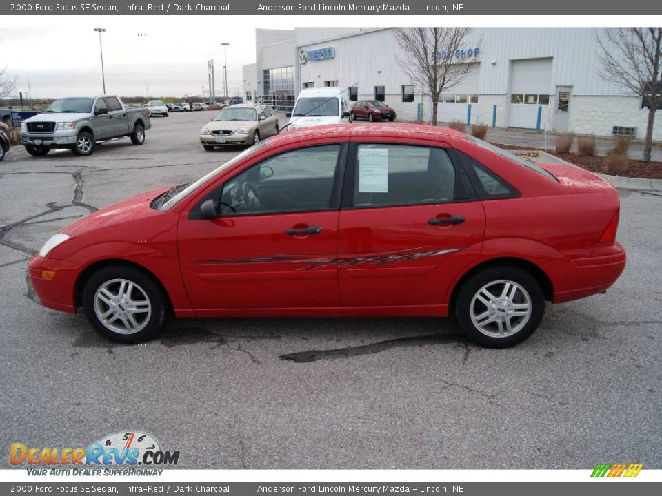 2000 Ford Focus SE Sedan Infra-Red / Dark Charcoal Photo #6