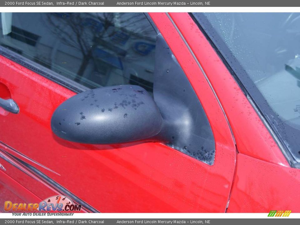 2000 Ford Focus SE Sedan Infra-Red / Dark Charcoal Photo #14