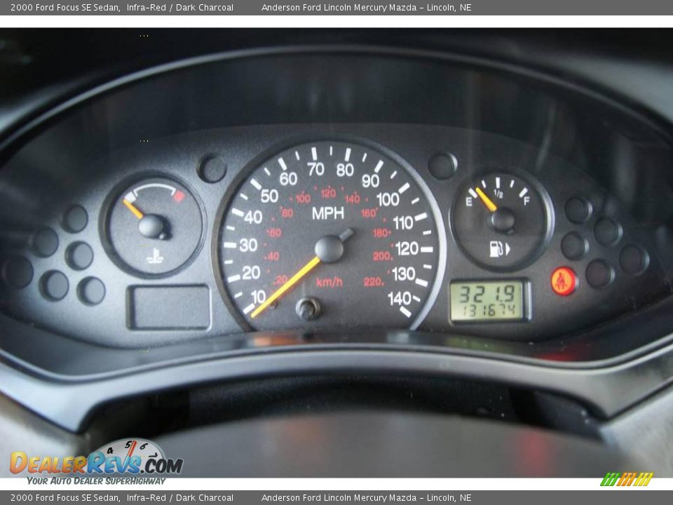 2000 Ford Focus SE Sedan Infra-Red / Dark Charcoal Photo #35